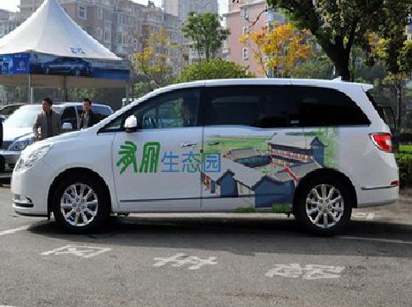 广元户外车贴喷绘如何保持效果?